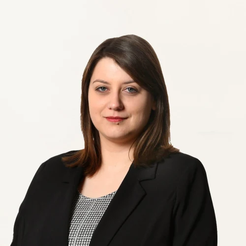 Emilie L N est esperte comptale pour audicer conseil à l'agence de baud